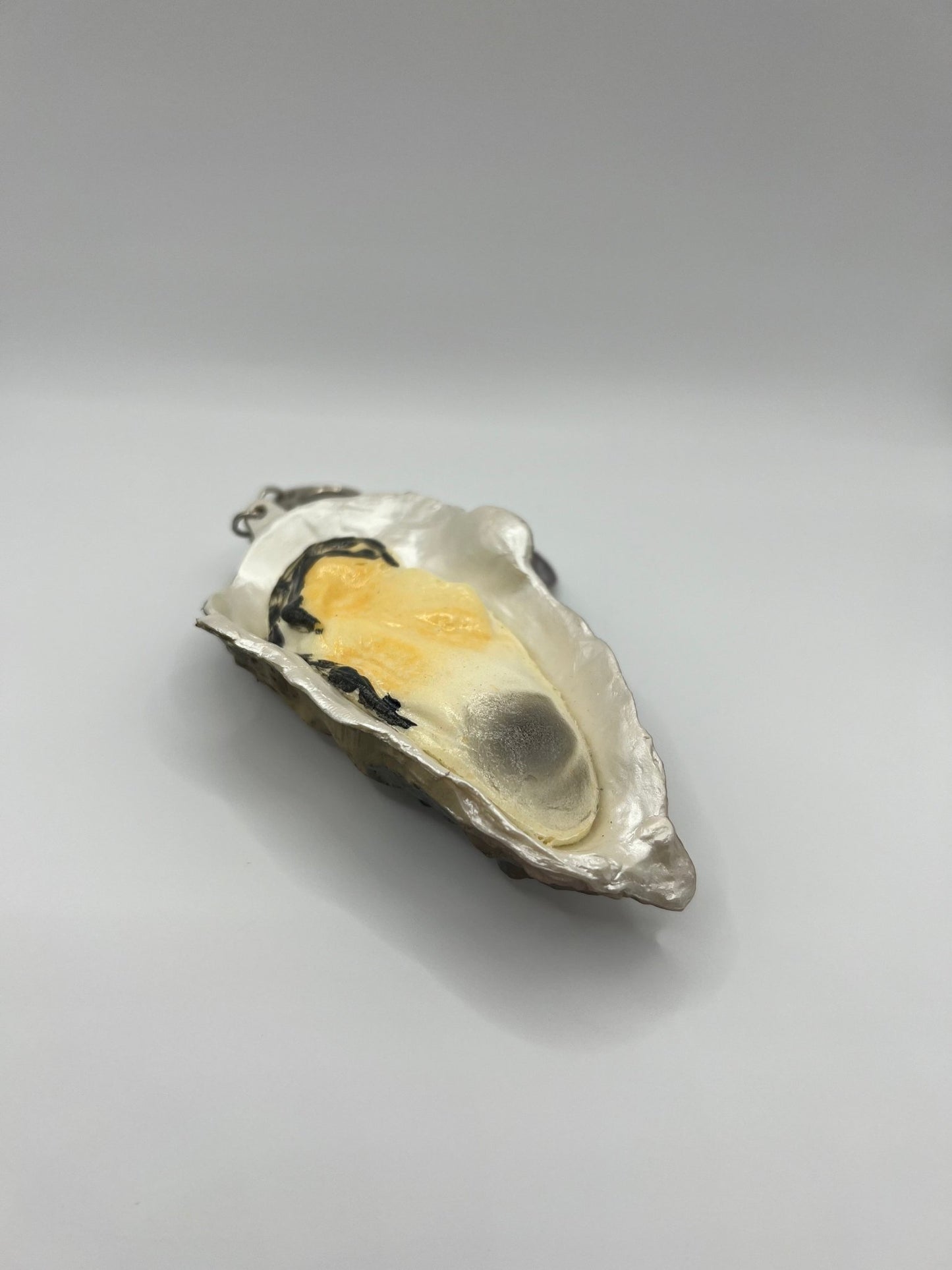 Oyster Squishy Keychain - IsleEase