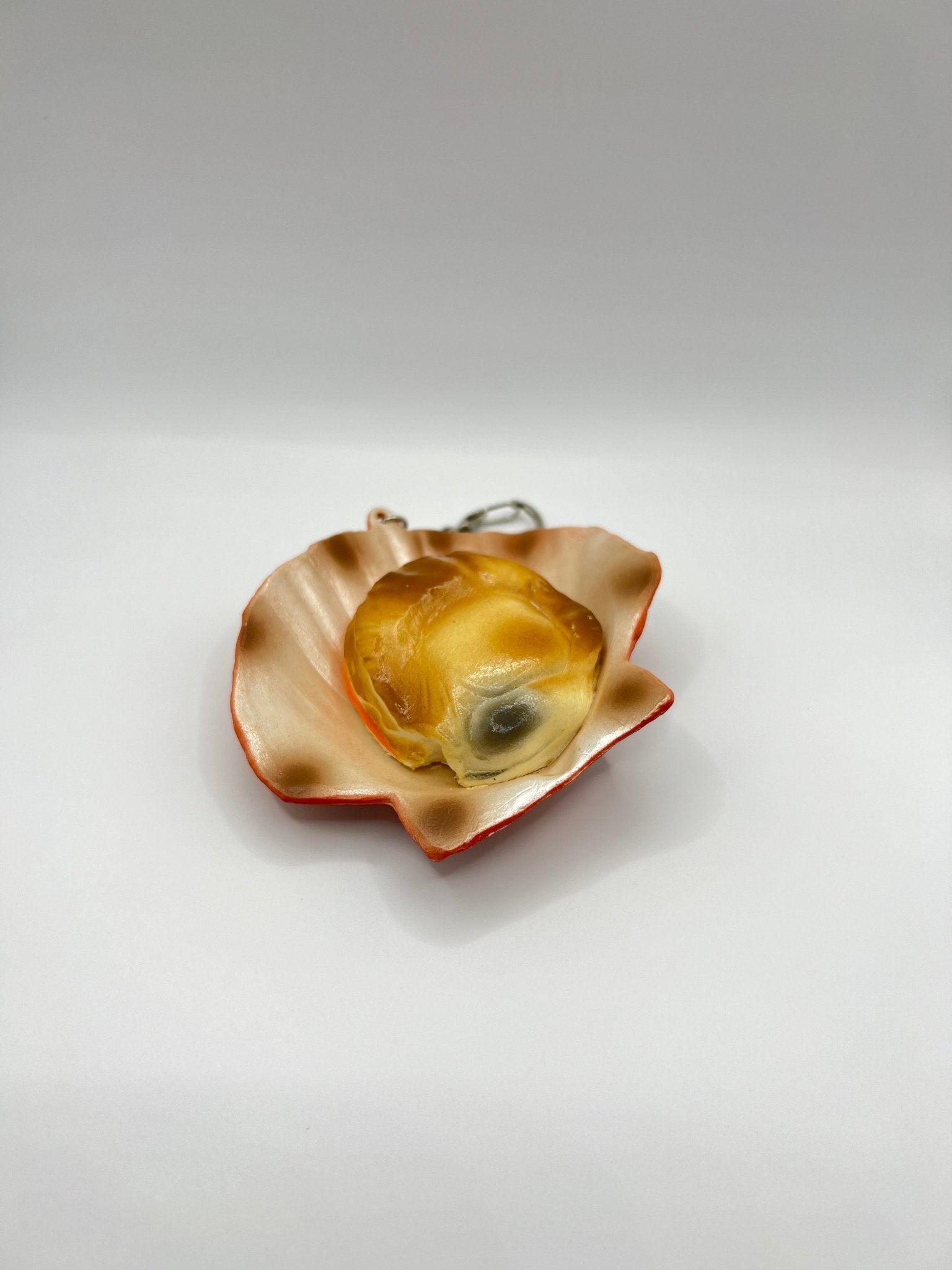 Grilled Scallop Keychain - IsleEase